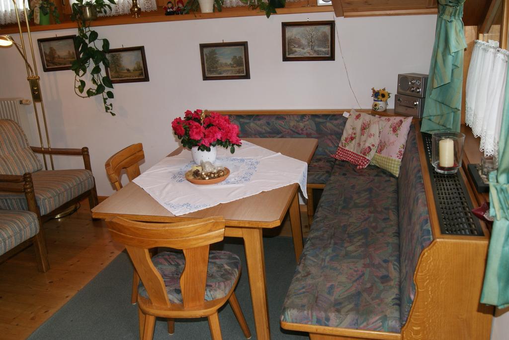 Gaestehaus Ferienwohnungen Lackner Rennweg am Katschberg Bilik gambar